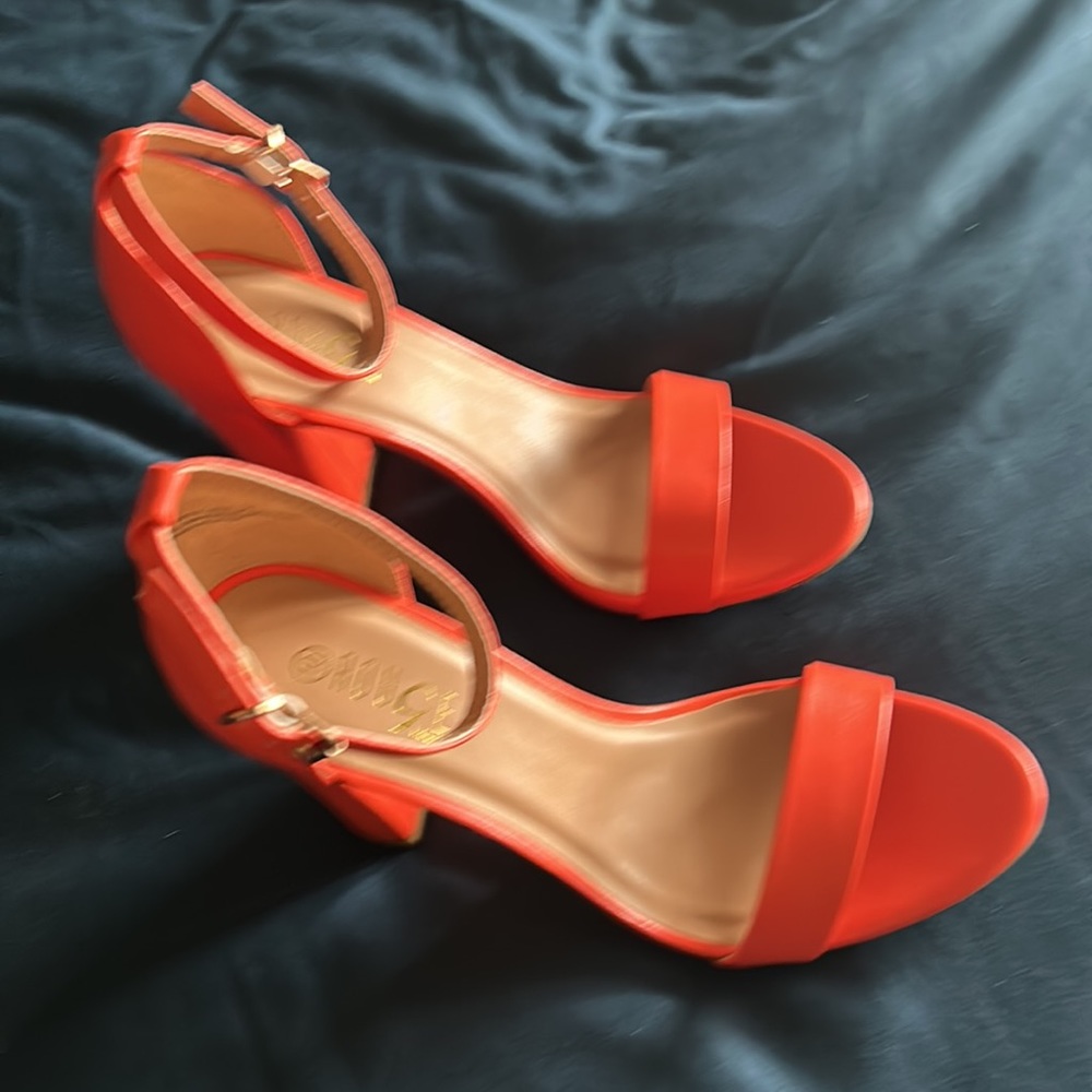 Sandles - Picture 2 of 4